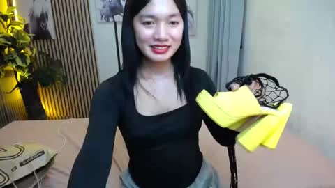 Shenna online show from November 20, 4:51 pm