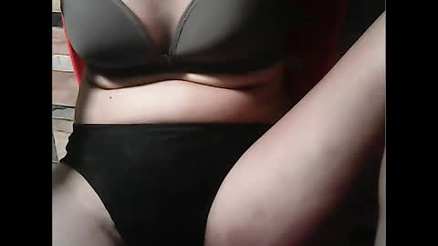 Snapshot of pinayhairyflower chatting on November 27, 7:05 pm Nica online show from November 27, 7:05 pm