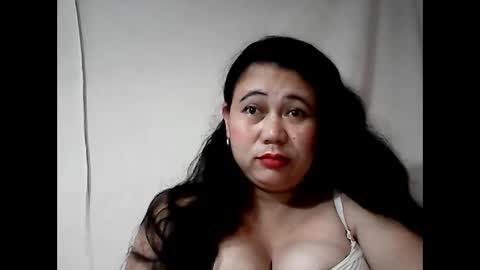Snapshot of pinaymama12345 chatting on February 2, 1:55 am pinaymama12345 online show from February 2, 1:55 am