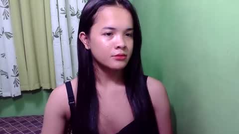 pinaymorena_rhowe online show from December 6, 4:36 am