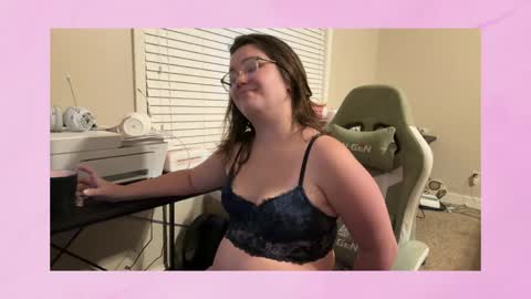 Pineapple Princess online show from May 31, 12:30 am