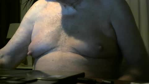 Snapshot of pinguin701 chatting on September 21, 4:36 am pinguin701 online show from September 21, 4:36 am