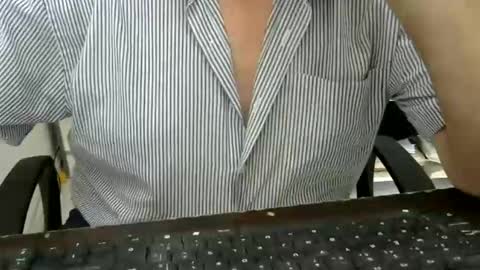 Snapshot of pinheiro86 chatting on February 10, 10:42 am pinheiro86 online show from February 10, 10:42 am