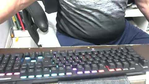 Snapshot of pinheiro86 chatting on December 16, 2:27 am pinheiro86 online show from December 16, 2:27 am