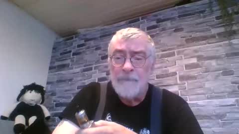 Snapshot of pinholder chatting on November 7, 1:11 pm Michael online show from November 7, 1:11 pm