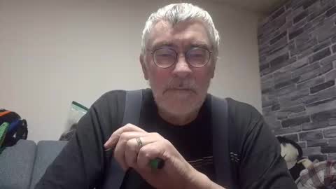 Snapshot of pinholder chatting on December 16, 7:30 pm Michael online show from December 16, 7:30 pm