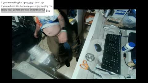 Snapshot of pini_z chatting on January 4, 7:13 pm pini_z online show from January 4, 7:13 pm