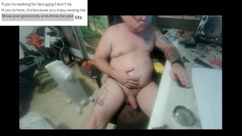 Snapshot of pini_z chatting on February 2, 9:34 pm pini_z online show from February 2, 9:34 pm