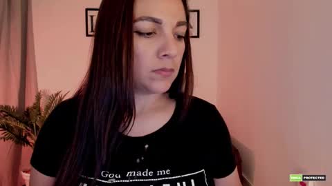 Snapshot of pink_kitten_ chatting on November 16, 12:49 am Eli online show from November 16, 12:49 am