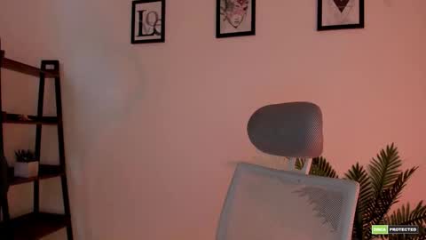 Snapshot of pink_kitten_ chatting on November 23, 12:27 pm Eli online show from November 23, 12:27 pm