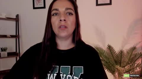 Snapshot of pink_kitten_ chatting on December 13, 7:53 pm Eli online show from December 13, 7:53 pm