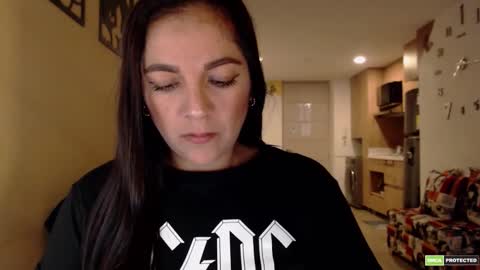 Snapshot of pink_kitten_ chatting on December 21, 12:12 pm Eli online show from December 21, 12:12 pm