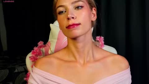 Snapshot of pink_princess_k chatting on September 21, 5:36 pm Kate online show from September 21, 5:36 pm