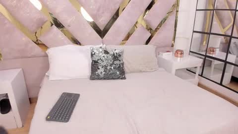 Pink Soul  online show from November 13, 10:52 pm