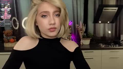 Adele online show from February 27, 12:02 pm