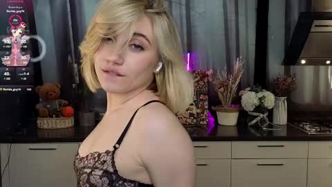 Adele online show from March 12, 12:04 pm