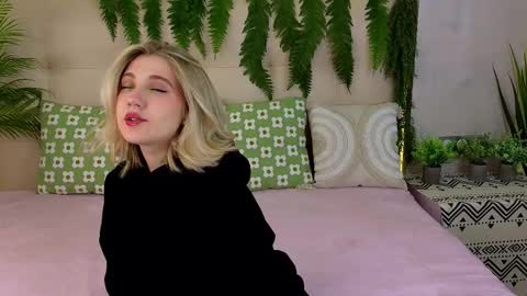 Adele online show from October 9, 9:40 am