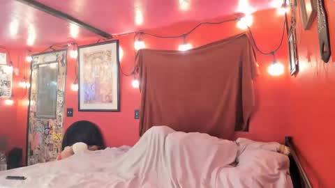 Snapshot of pinkandheated chatting on December 24, 11:17 am Virginity smiles online show from December 24, 11:17 am