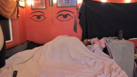 Snapshot of pinkandheated chatting on February 22, 11:02 am Virginity smiles online show from February 22, 11:02 am