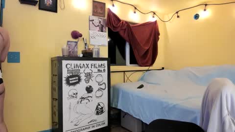 Snapshot of pinkandheated chatting on September 16, 8:15 am Virginity smiles online show from September 16, 8:15 am