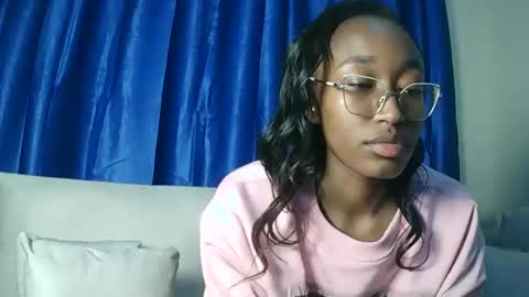 Snapshot of pinkaura_ chatting on May 24, 10:15 pm PinkyAura online show from May 24, 10:15 pm