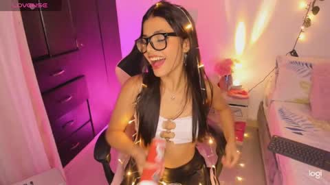 Snapshot of pinkpantherr_ chatting on December 30, 5:48 am Sarah .. online show from December 30, 5:48 am