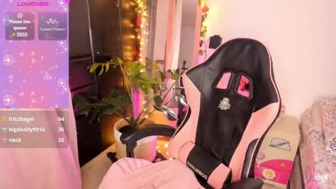 Snapshot of pinkpantherr_ chatting on February 1, 4:56 am Sarah .. online show from February 1, 4:56 am