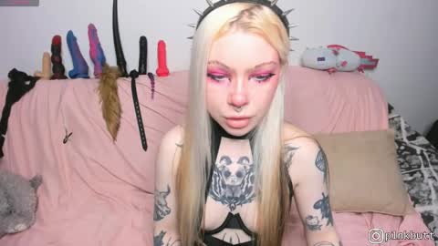 Snapshot of pinkslobber chatting on May 20, 4:07 am Helen Goat online show from May 20, 4:07 am