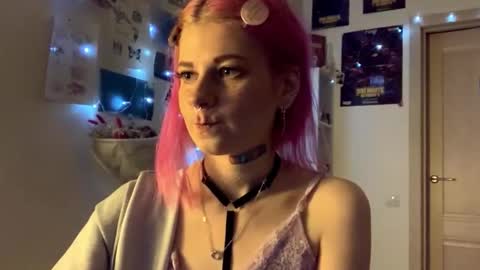 Snapshot of pinkvampire chatting on September 17, 4:19 pm Sara online show from September 17, 4:19 pm