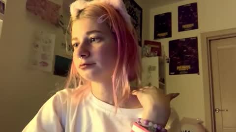 Snapshot of pinkvampire chatting on October 9, 8:51 pm Sara online show from October 9, 8:51 pm