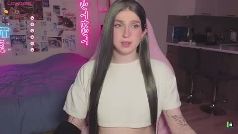 pinkvenom_ online show from April 17, 3:48 pm