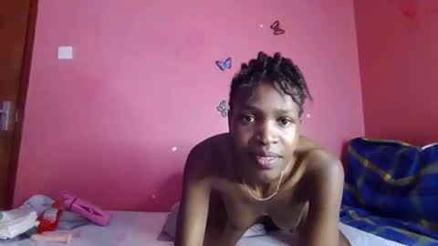 Snapshot of pinky_cockoo chatting on February 19, 8:43 am pinky_cockoo online show from February 19, 8:43 am