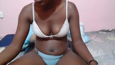 lyracutes online show from May 10, 12:21 pm