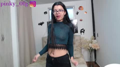 pinky_f00x online show from October 16, 10:11 pm