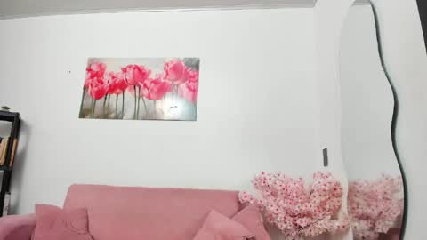 Snapshot of pinky_f00x chatting on June 4, 7:42 pm pinky_f00x online show from June 4, 7:42 pm