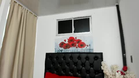 Snapshot of pinky_f00x chatting on June 9, 7:58 pm pinky_f00x online show from June 9, 7:58 pm