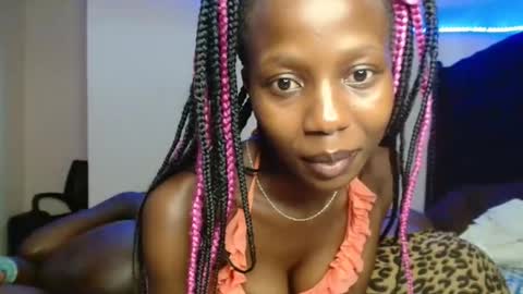 Snapshot of pinky_niela chatting on November 22, 4:00 am Pinky online show from November 22, 4:00 am