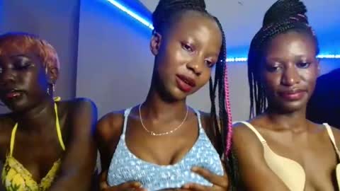 Snapshot of pinky_niela chatting on November 24, 3:56 pm Pinky online show from November 24, 3:56 pm