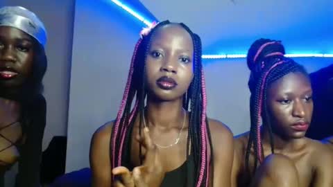 Snapshot of pinky_niela chatting on November 25, 4:07 pm Pinky online show from November 25, 4:07 pm