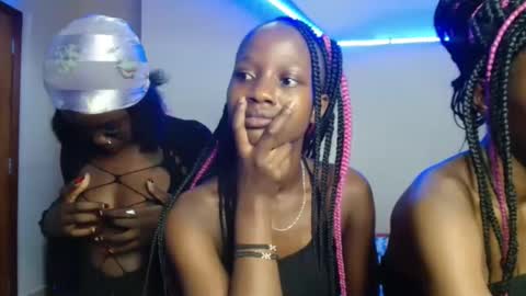 Snapshot of pinky_niela chatting on November 26, 4:13 am Pinky online show from November 26, 4:13 am