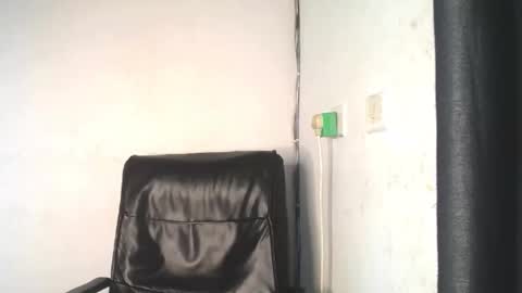 Snapshot of pinky_pussy68635 chatting on September 29, 8:08 am Arena online show from September 29, 8:08 am