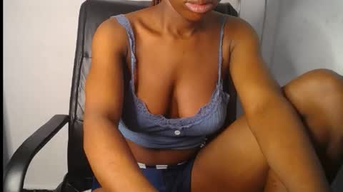 Snapshot of pinky_pussy68635 chatting on October 5, 6:34 am Arena online show from October 5, 6:34 am