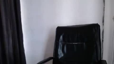 Snapshot of pinky_pussy68635 chatting on November 21, 9:08 am Arena online show from November 21, 9:08 am