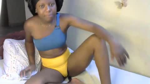 PINKY online show from April 2, 7:22 pm