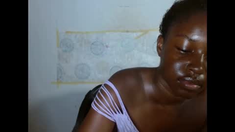 pinkykiki_247 online show from November 4, 3:49 am