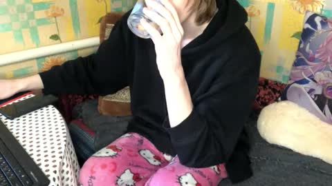 Snapshot of pinochetti chatting on January 17, 10:31 am Incubus online show from January 17, 10:31 am