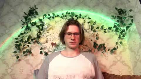 Snapshot of pinochetti chatting on February 11, 3:28 pm Incubus online show from February 11, 3:28 pm