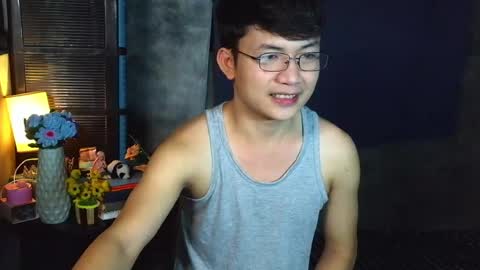 Snapshot of pinoy_petitehugecock chatting on May 4, 10:55 am alex online show from May 4, 10:55 am