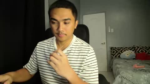 Snapshot of pinoyadriannexxx chatting on October 17, 11:35 am Adrianne online show from October 17, 11:35 am