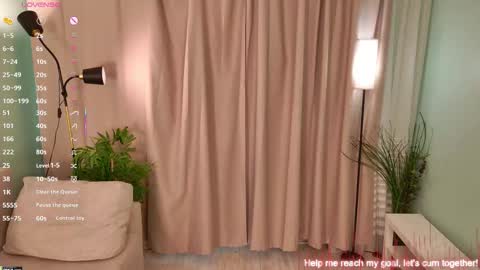 Snapshot of pinquinn chatting on February 5, 7:24 am pinquinn online show from February 5, 7:24 am